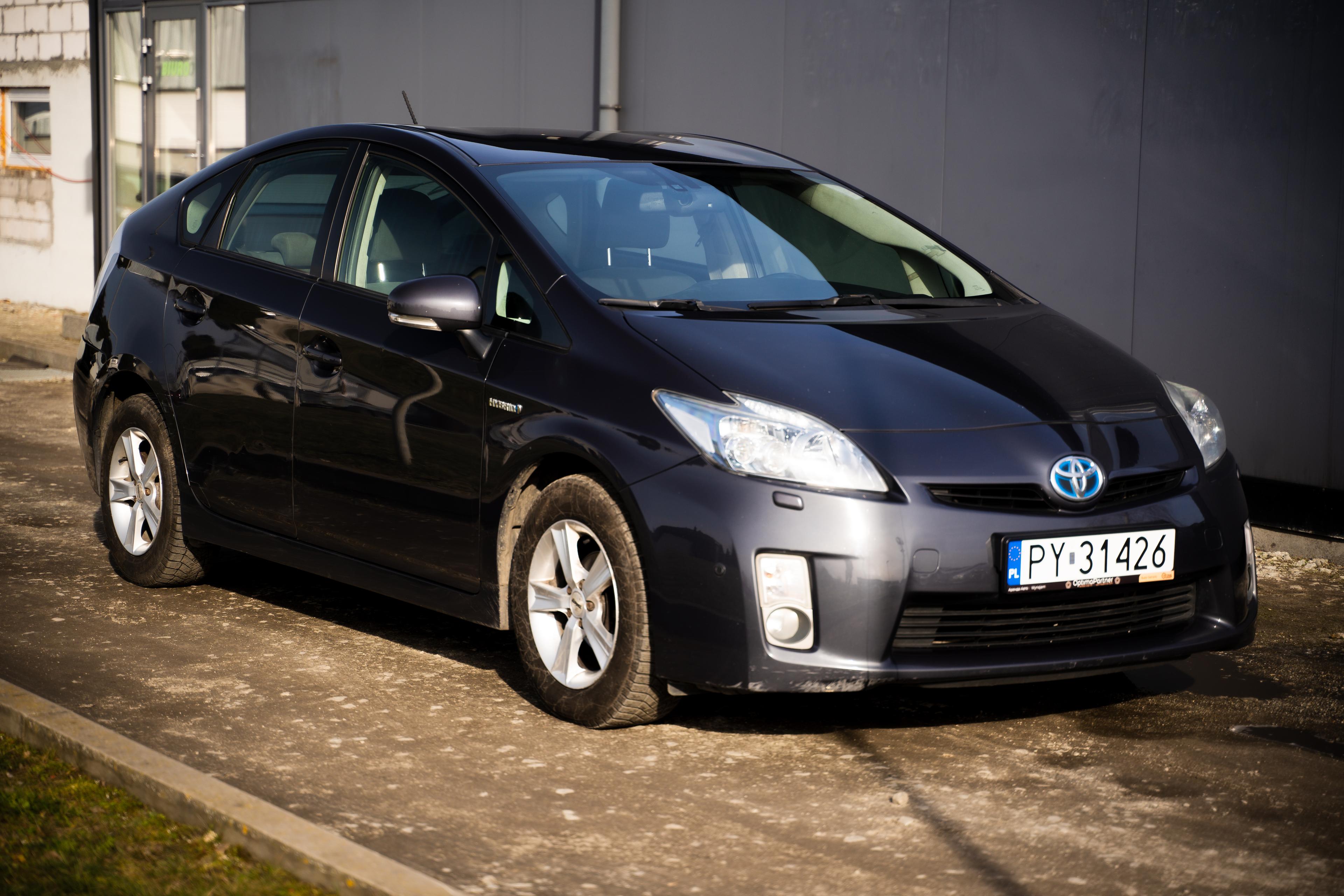 TOYOTA PRIUS 30